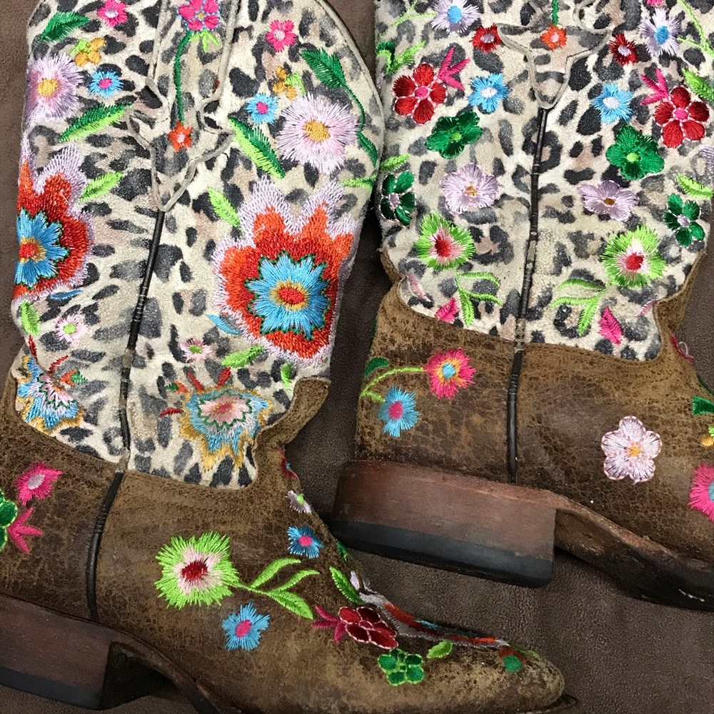 ❌sold❌Macie Bean Western Cowboy Floral Leop. Boots - Picture 4 of 8
